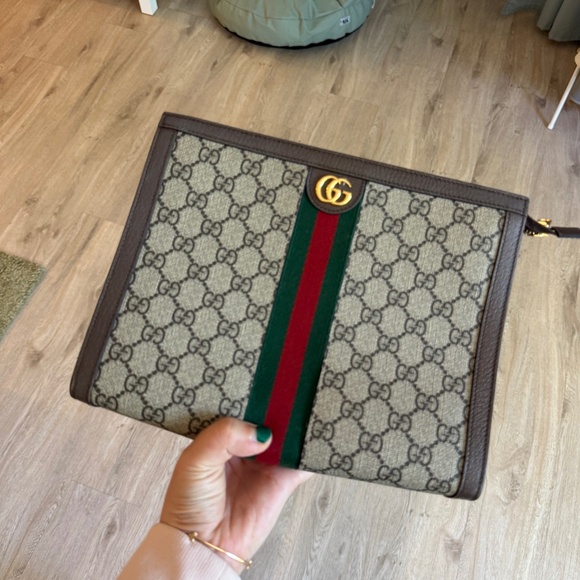 Gucci Handbags - Gucci ophidia pouch